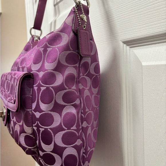 Coach D1269-F19232 Penelope Signature Sateen Pocket Hobo in Purple Jacquard VGUC - Picture 3 of 14